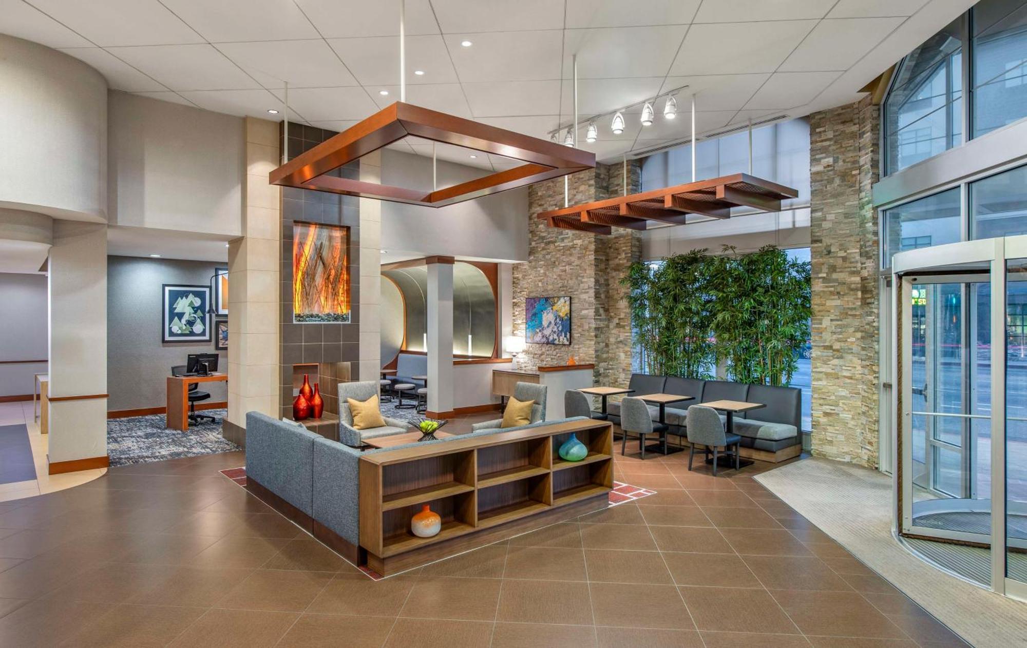 Hyatt Place Downtown 3* Riverside