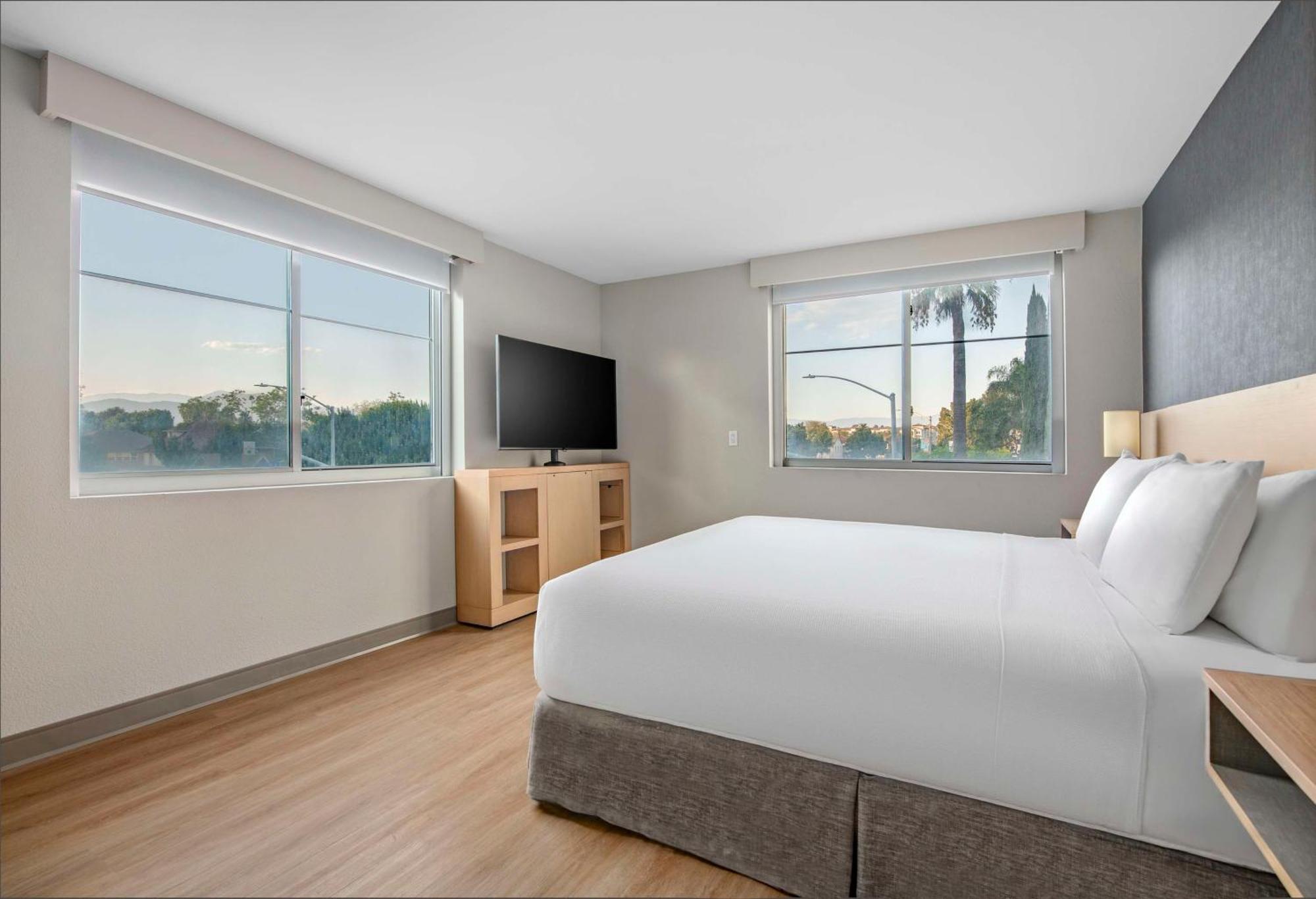 Hyatt Place Downtown Riverside